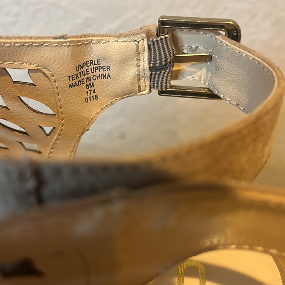 Unisa "Unperle" perforated chunky heel cage sandal size 8 Like New - Picture 2 of 8